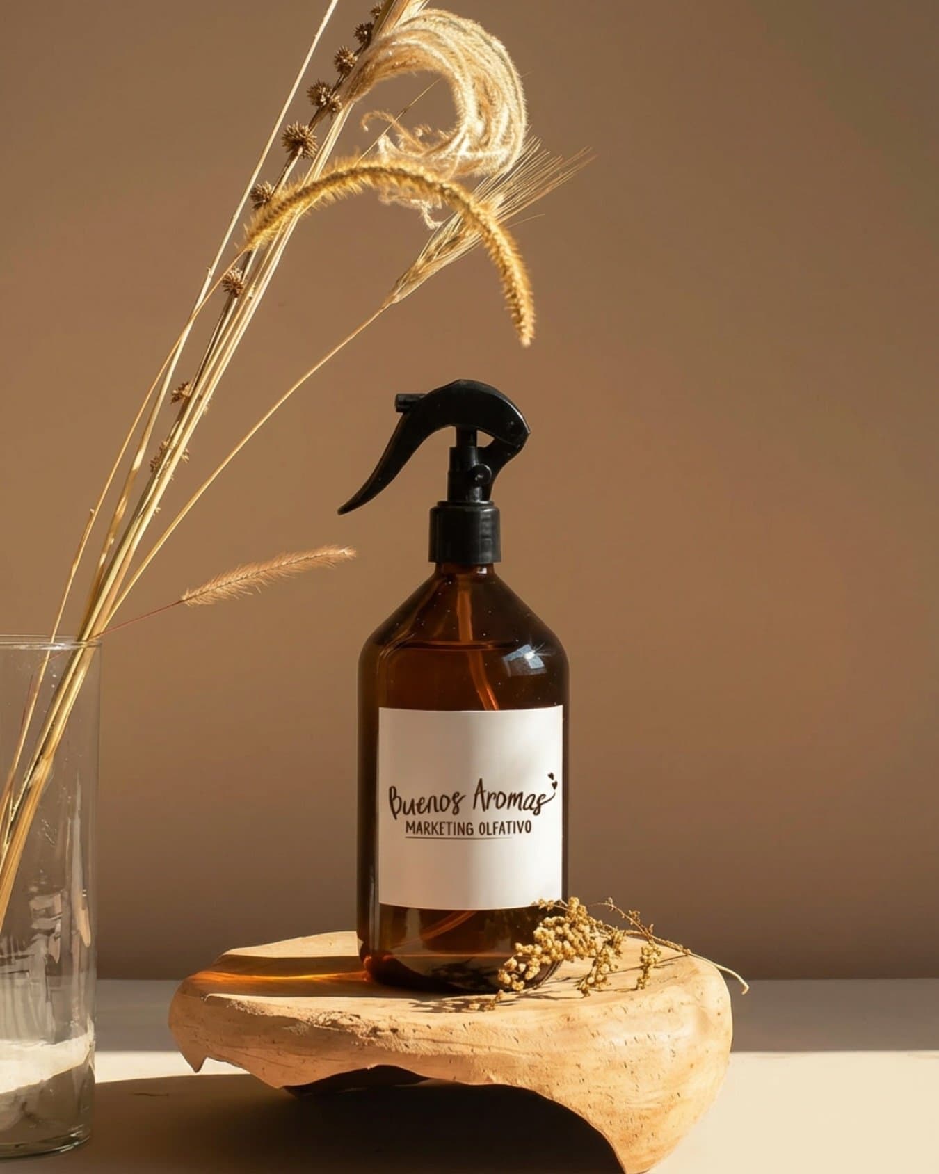 Home spray sobre madera con espigas secas